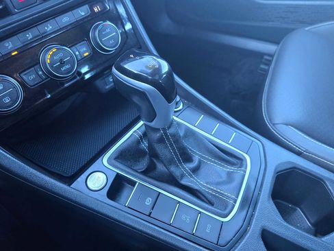 Used 2024 Volkswagen Jetta SE image 31