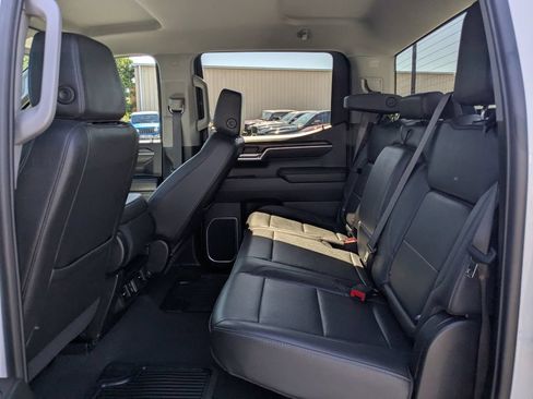 Used 2025 GMC Sierra 1500 SLT AWD/4WD image 13