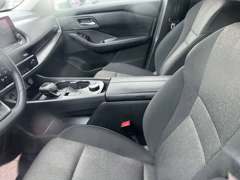 Used 2025 Nissan Rogue SV image 25