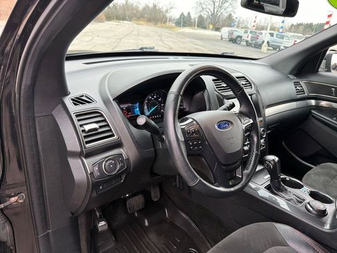 Used 2018 Ford Explorer XLT w/ Equipment Group 202A image 15