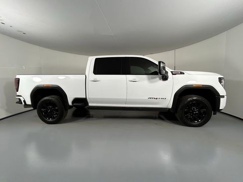 Used 2024 GMC Sierra 2500 AT4 w/ AT4 Premium Plus Package AWD/4WD image 6