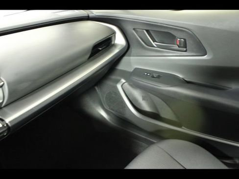 Used 2025 Toyota Prius LE FWD image 14
