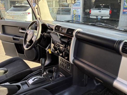 Used 2007 Toyota FJ Cruiser 4WD image 18