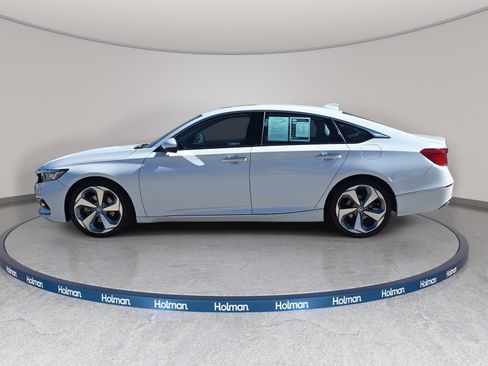 Certified 2018 Honda Accord Touring image 9