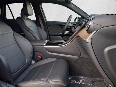 Certified 2025 Mercedes-Benz GLC 300 image 22