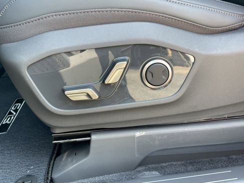 New 2026 Kia EV9 Light image 10