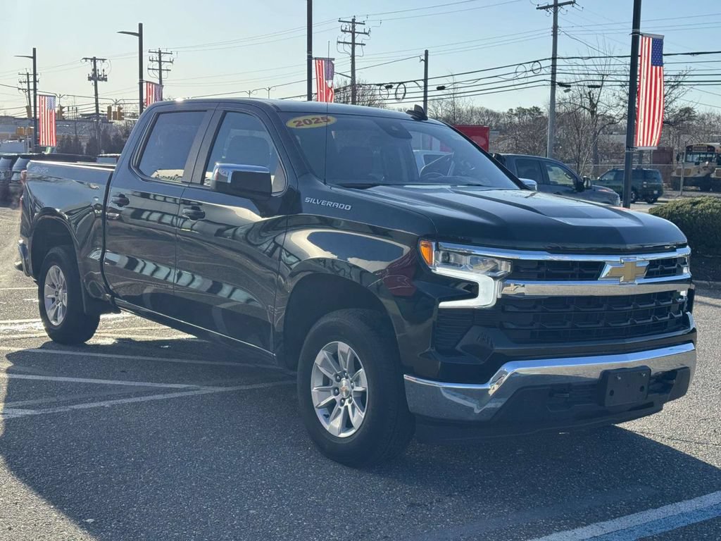 Used 2025 Chevrolet Silverado 1500 LT AWD/4WD image 1