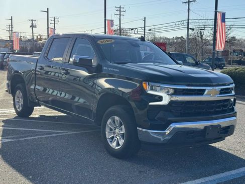 Used 2025 Chevrolet Silverado 1500 LT AWD/4WD image 1