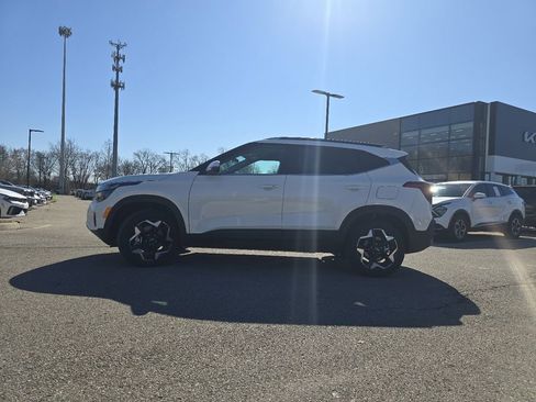 Used 2025 Kia Seltos EX image 14