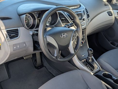 Used 2016 Hyundai Elantra SE FWD image 12