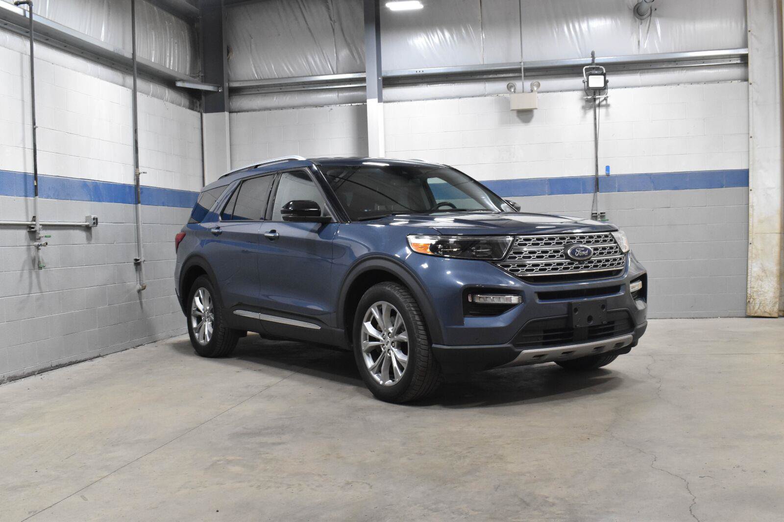 Used 2021 Ford Explorer Limited w/ Equipment Group 301A AWD/4WD image 28