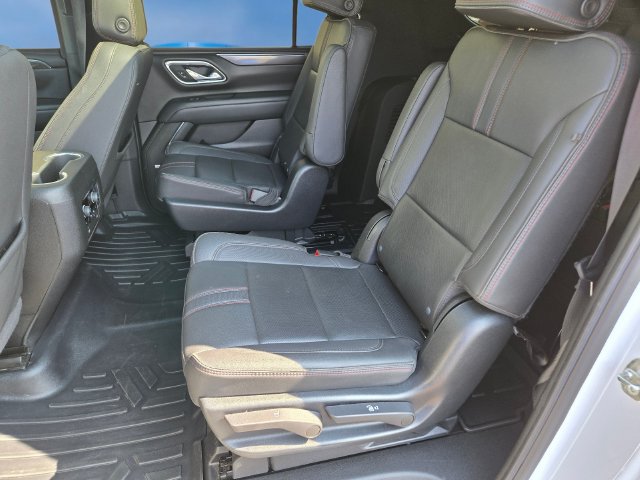 Used 2023 Chevrolet Suburban RST w/ Luxury Package AWD/4WD image 19