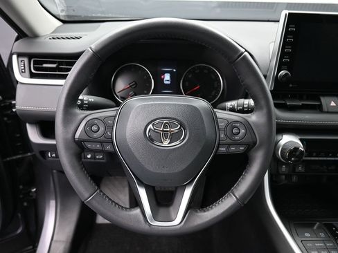Certified 2022 Toyota RAV4 XLE image 16