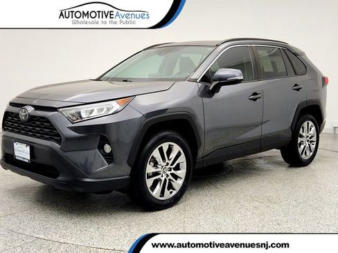 Used 2021 Toyota RAV4 XLE Premium image 1