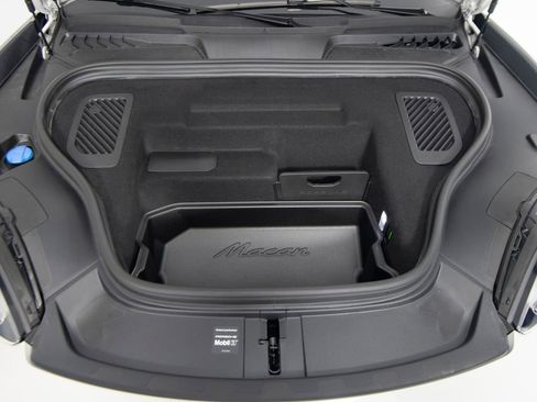 New 2026 Porsche Macan Turbo Electric image 45