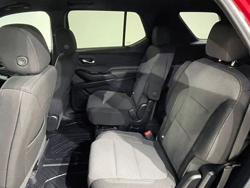Used 2023 Chevrolet Traverse LT FWD image 19