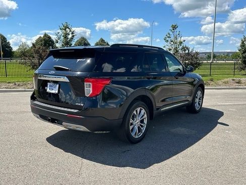 Certified 2023 Ford Explorer XLT w/ Equipment Group 202A AWD/4WD image 4