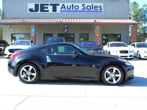 Used 2009 Nissan 370Z Touring image 8