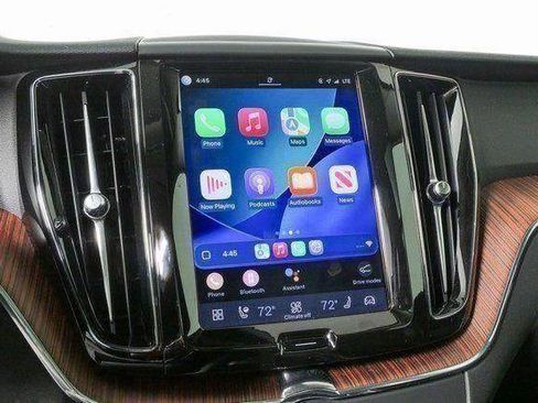 Used 2024 Volvo XC60 B5 Plus w/ Climate Package AWD/4WD image 4