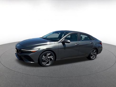 Used 2025 Hyundai Elantra Limited FWD image 7