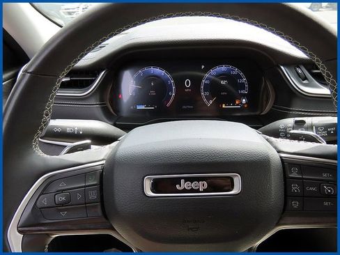 Certified 2023 Jeep Grand Cherokee L Limited w/ Luxury Tech Group II AWD/4WD image 15