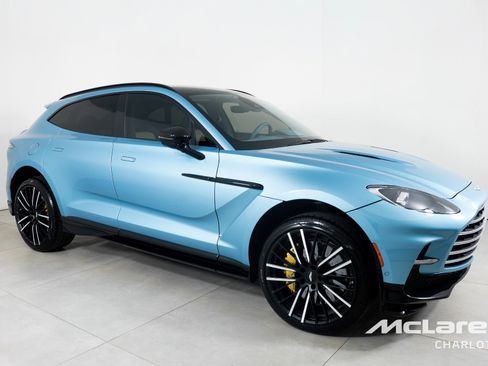 Used 2025 Aston Martin DBX 707 image 2