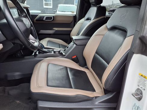 Used 2023 Ford Bronco Wildtrak image 26