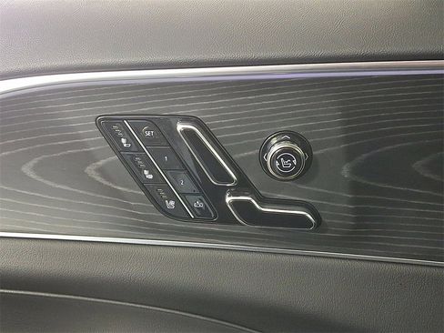 Used 2025 Cadillac Lyriq Sport image 26