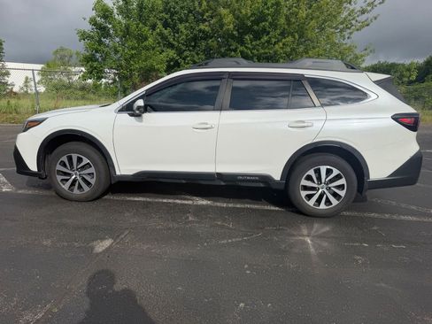 Used 2022 Subaru Outback Premium AWD/4WD image 10