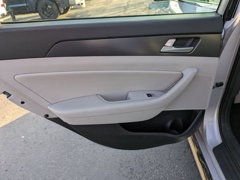 Used 2016 Hyundai Sonata Sport w/ Option Group 02 image 28