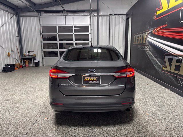 Used 2017 Ford Fusion SE w/ Fusion SE Technology Package FWD image 13