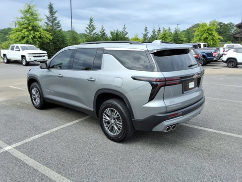 Certified 2024 Chevrolet Traverse LT FWD image 7