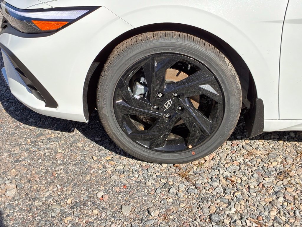New 2026 Hyundai Elantra SEL Sport FWD image 42