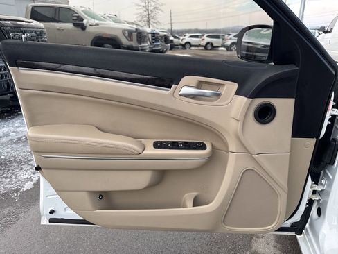 Used 2012 Chrysler 300 Base image 10