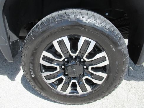 Used 2024 GMC Sierra 3500 Denali Ultimate AWD/4WD image 8