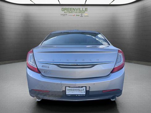 Used 2016 Lincoln MKS FWD image 4
