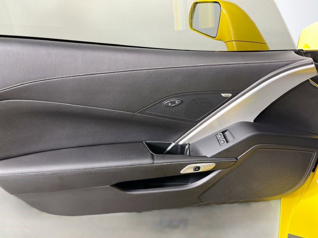 Used 2016 Chevrolet Corvette Stingray Coupe w/ Carbon Flash Badge Package RWD image 27