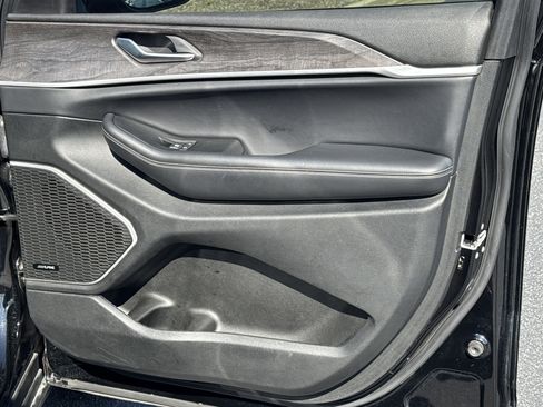 Used 2022 Jeep Grand Cherokee L Limited image 14