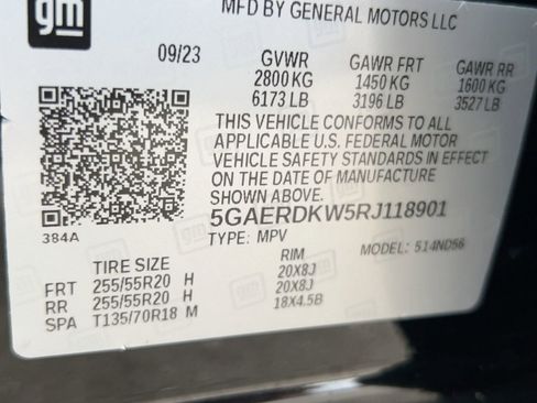 Used 2024 Buick Enclave Avenir w/ Avenir Technology Package image 20