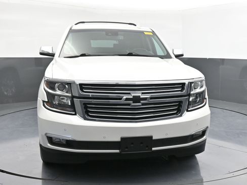Used 2020 Chevrolet Suburban Premier w/ Premier Plus Edition image 2
