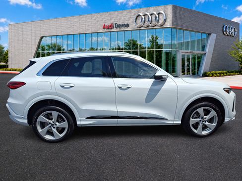 Used 2025 Audi Q5 Premium Plus w/ Premium Plus AWD/4WD image 7