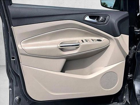 Used 2019 Ford Escape Titanium FWD image 18
