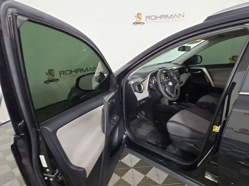Used 2015 Toyota RAV4 XLE AWD/4WD image 18