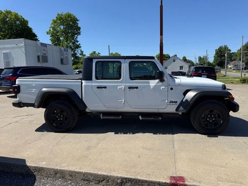 Used 2025 Jeep Gladiator Sport AWD/4WD image 5