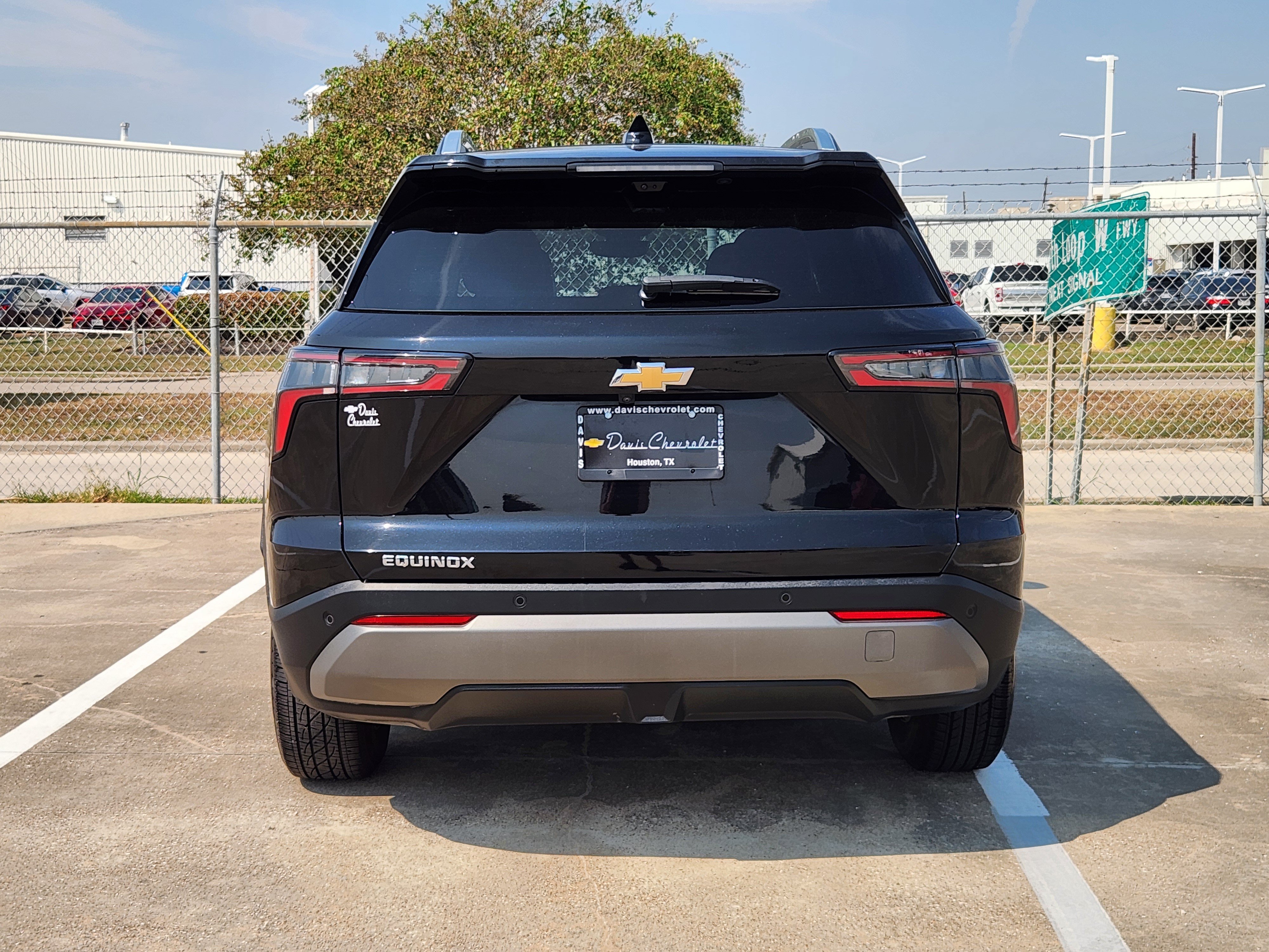 Used 2025 Chevrolet Equinox LT w/ Convenience Package II FWD image 7