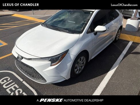 Used 2020 Toyota Corolla LE w/ Carpet Mat Package (TMS) FWD image 1