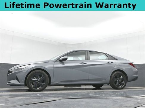 Used 2022 Hyundai Elantra SEL image 41