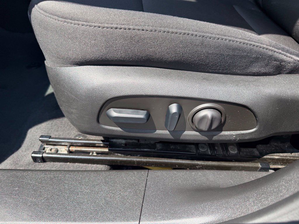 Used 2023 Chevrolet Malibu LT FWD image 15
