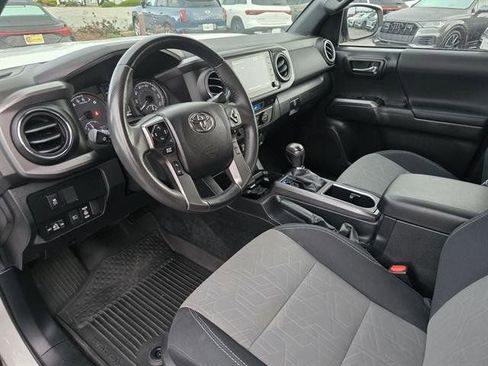 Used 2022 Toyota Tacoma TRD Off-Road image 10