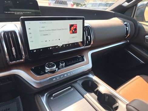 New 2025 Ford Expedition King Ranch image 28